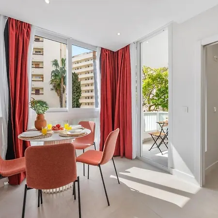 Beachside 1br - Pool & Walk To Town