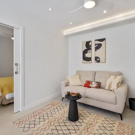Beachside 1br - Pool & Walk To Town Appartamento Marbella